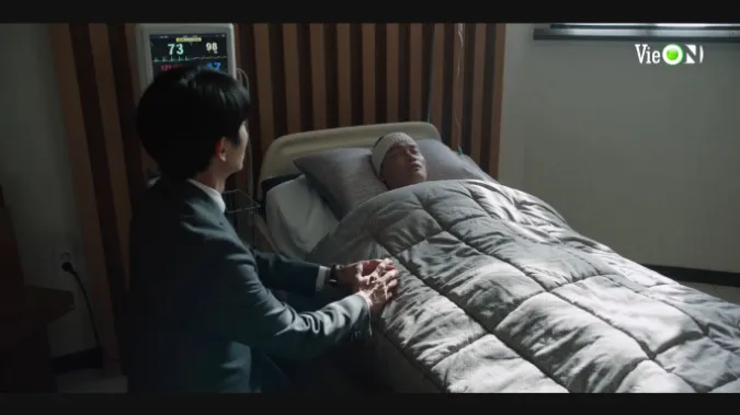 Review Công Tố Viên Chuyển Sinh tập 15: Jo Tae Seok phản đòn, Kim Hee Woo rơi vào thảm cảnh 17