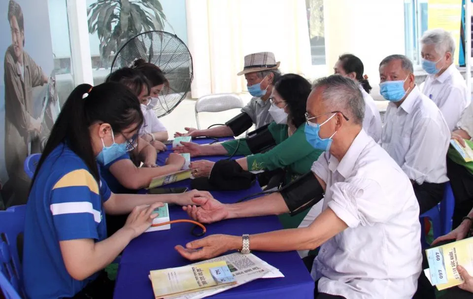 Vinamilk đồng hành chăm sóc sức khỏe cho hơn 10.000 người cao tuổi Việt Nam 2
