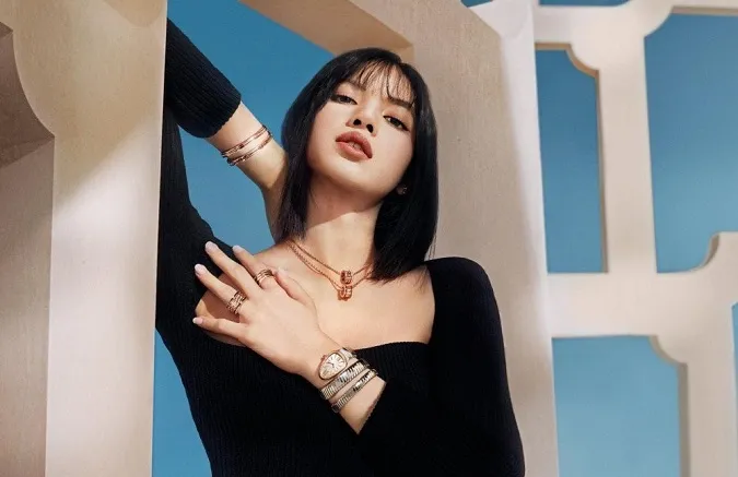 Lisa pose dáng thần thái trong video quảng bá BST mới của BVLGARI 1