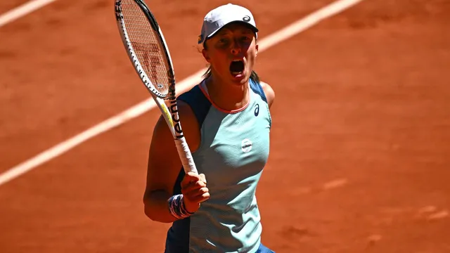 Coco Gauff đấu Iga Swiatek tại chung kết đơn nữ Roland Garros 2022