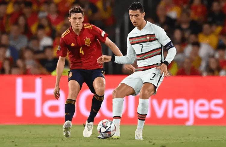 Tây Ban Nha chia điểm với Bồ Đào Nha - HLV Bồ Đào Nha giải thích việc Ronaldo ngồi dự bị