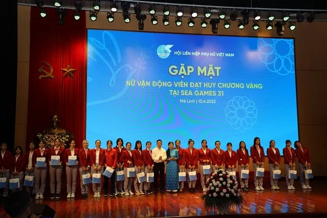 L’ORÉAL Việt Nam tặng quà tri ân các nữ vận động viên SEA Games 31 1