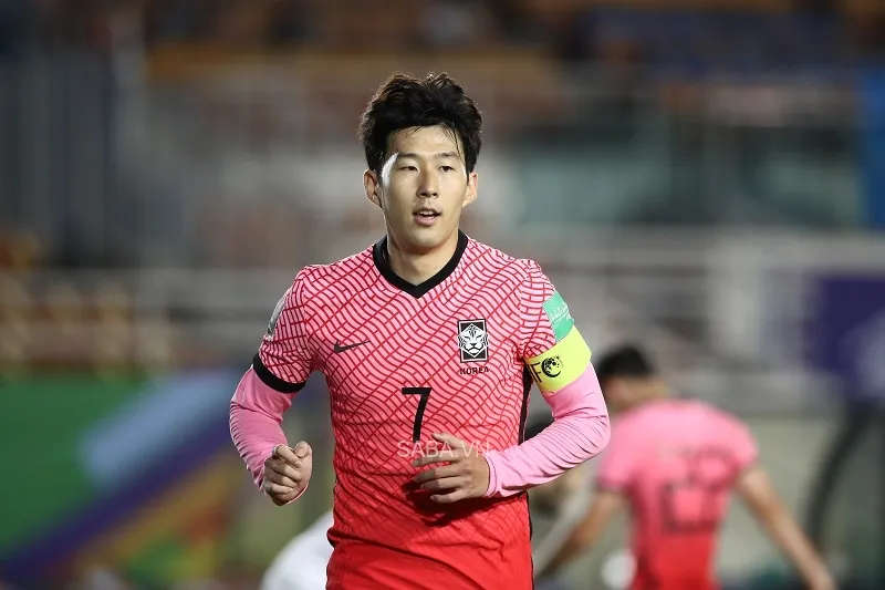 Nhật Bản vào chung kết Kirin Cup - Hàn Quốc hòa nghẹt thở Paraguay