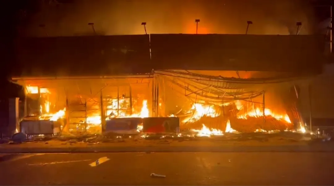 Phú Quốc: Cháy tại siêu thị mini, 2 người tử vong