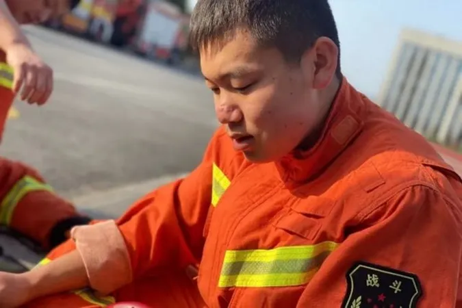 Chàng lính cứu hỏa 20 tuổi hy sinh khi làm nhiệm vụ, dòng tin nhắn cuối của bạn gái gây xót xa 5