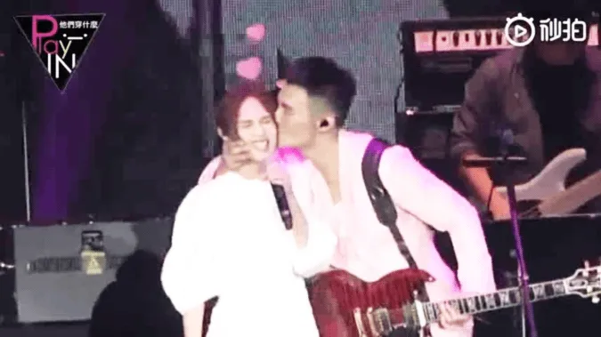 Lý Vinh Hạo không tiếc lời khen vợ tới tấp, dân mạng thích thú vì được 'phát cẩu lương' 6