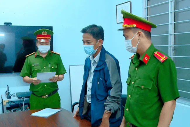 Tin tức pháp luật hôm nay 17/6/2022: Diễn viên hài Hữu Tín bị khởi tố, bắt tạm giam 3