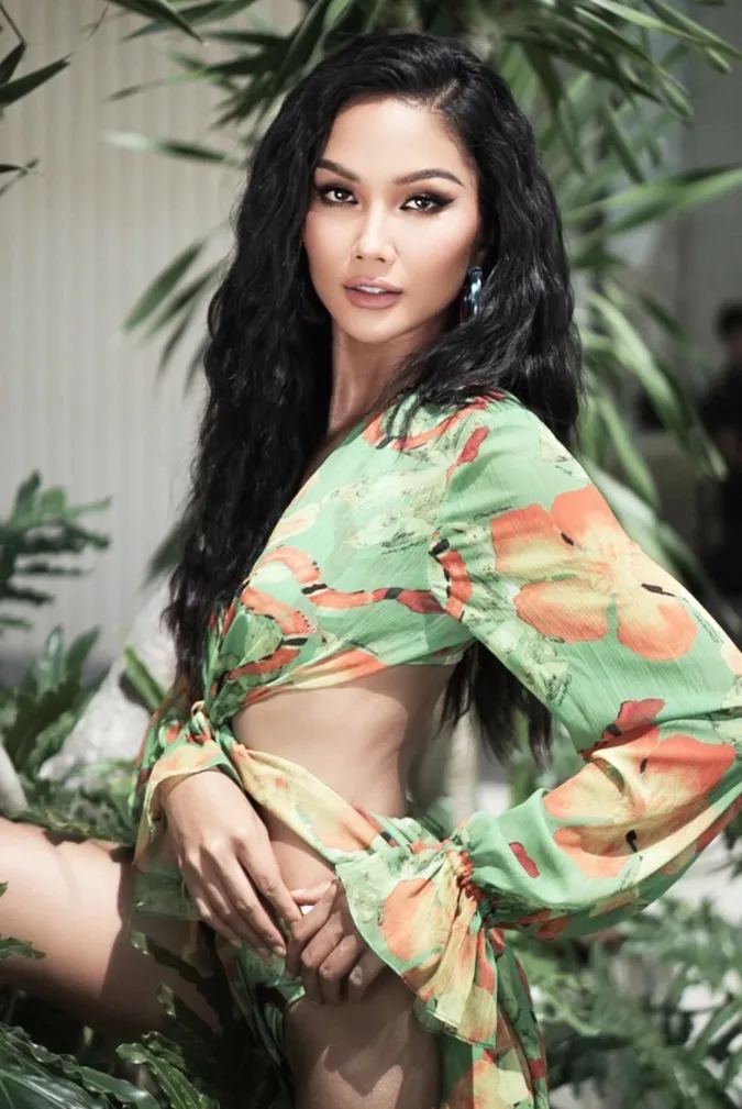 H'Hen Niê khác lạ trong loạt ảnh mới trước đêm bán kết Miss Universe Việt Nam 2022 5