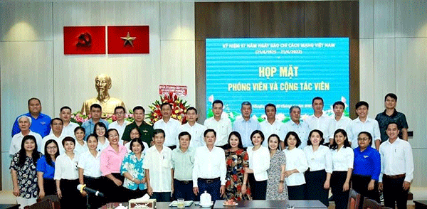 quan-phu-nhuan-gap-mat-cong-tac-vien-phong-vien-cac-don-vi-bao-chi-voh.com.vn-anh1