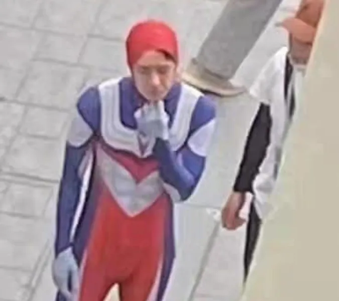 Fan cười xỉu ngang xỉu dọc vì cosplay Ultraman của Vương Nhất Bác trong Nhiệt Liệt 3