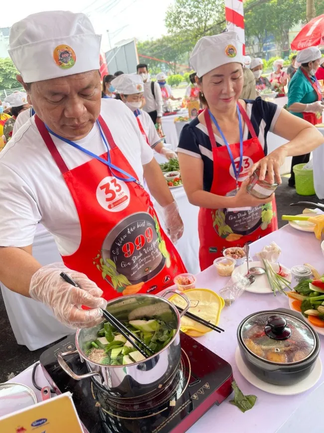 Hơn 999 gia đình cùng tạo lập kỷ lục Việt Nam về nấu ăn 1