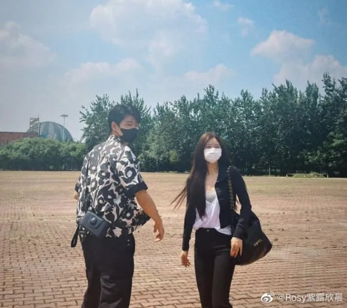 Sốc trước nhan sắc thật của Triệu Lộ Tư qua ống kính người qua đường 10