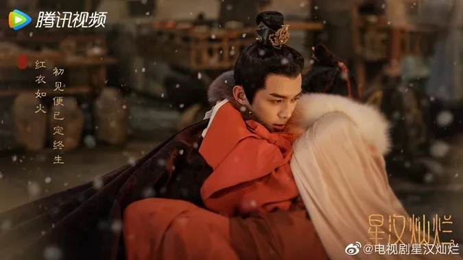 Sốc trước nhan sắc thật của Triệu Lộ Tư qua ống kính người qua đường 26