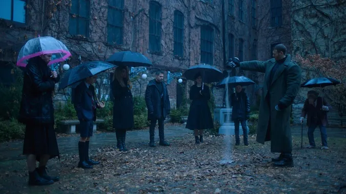 Review The Umbrella Academy mùa 3: Mới mẻ, thú vị nhưng vẫn chưa đủ đỉnh 4