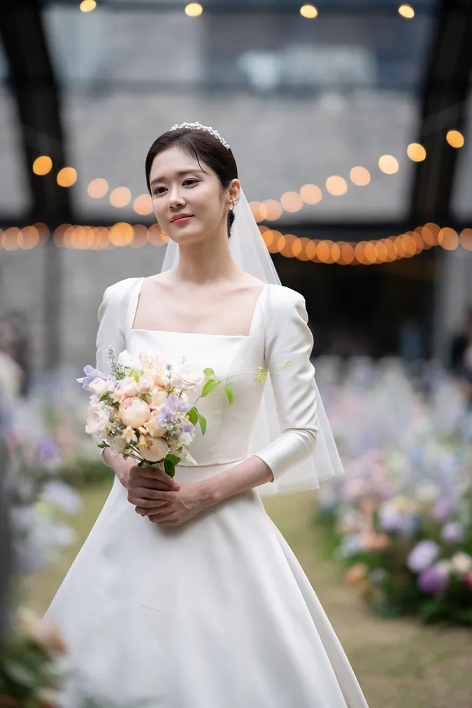Đám cưới Jang Nara: Cô dâu rạng rỡ nhún nhảy trên lễ đường, Yong Hwa hát mừng 8