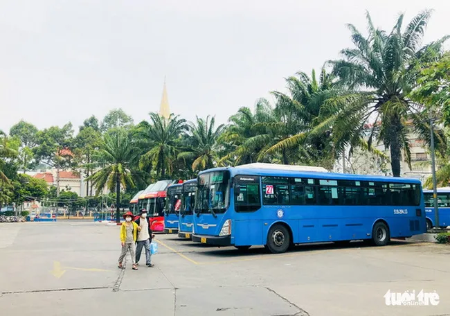 Tin nóng sáng 28/6: TPHCM vận động người dân đi làm bằng xe buýt 2