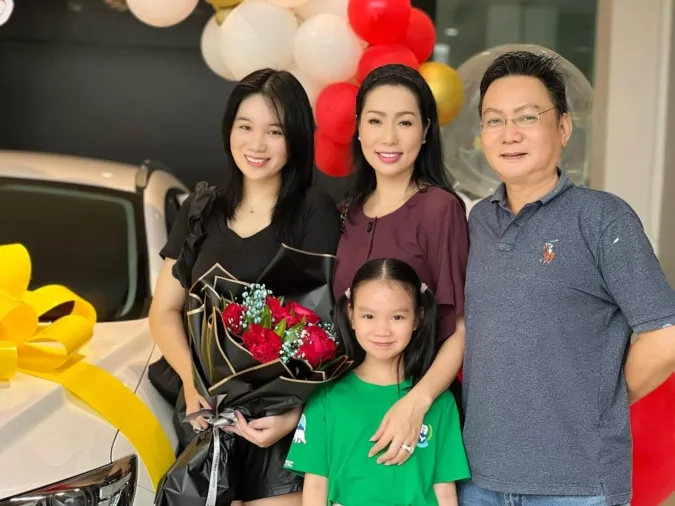 Trịnh Kim Chi mua tặng con gái xe 'khủng' khi vừa mới 20 tuổi 1