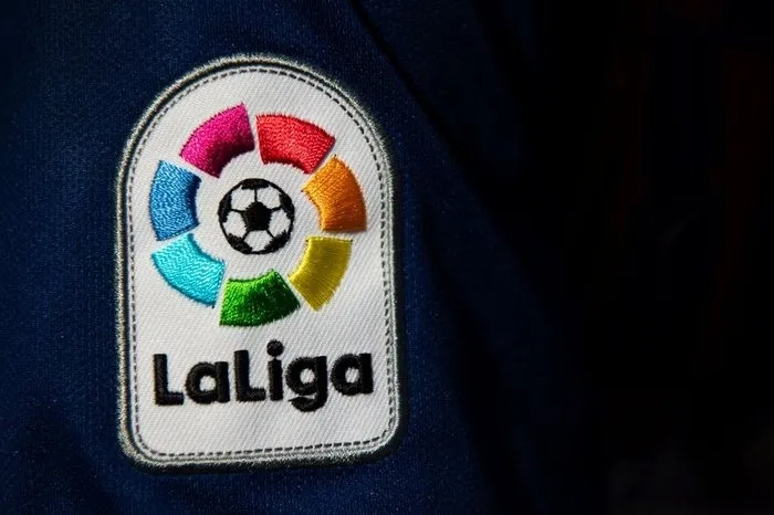 La Liga 'xả hàng' cầu thủ lớn chưa từng có - Barca gửi lời đề nghị cuối cho Lewandowski