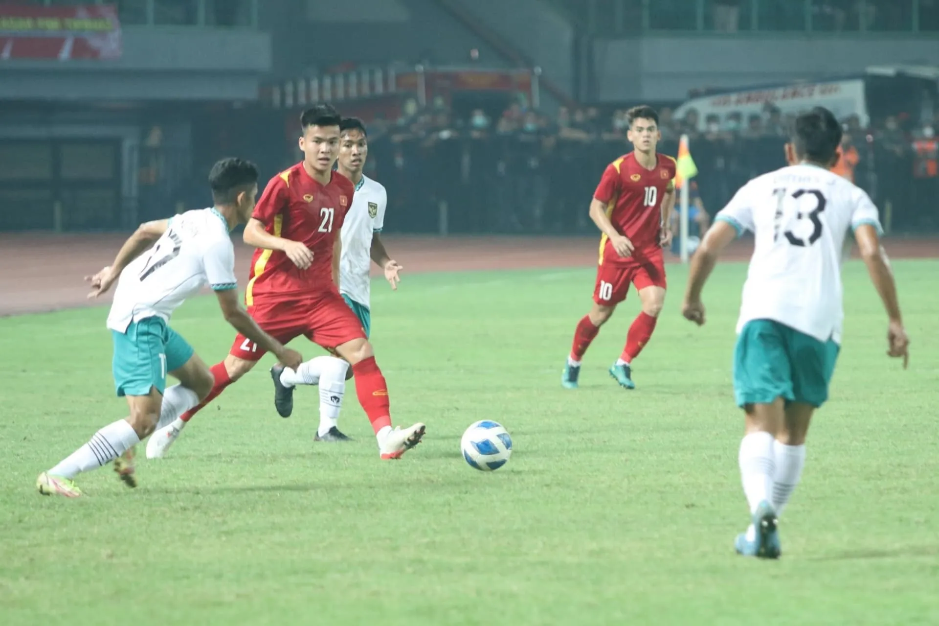 U19 Việt Nam hòa chủ nhà Indonesia - U19 Thái Lan và Myanmar ra quân thắng lợi