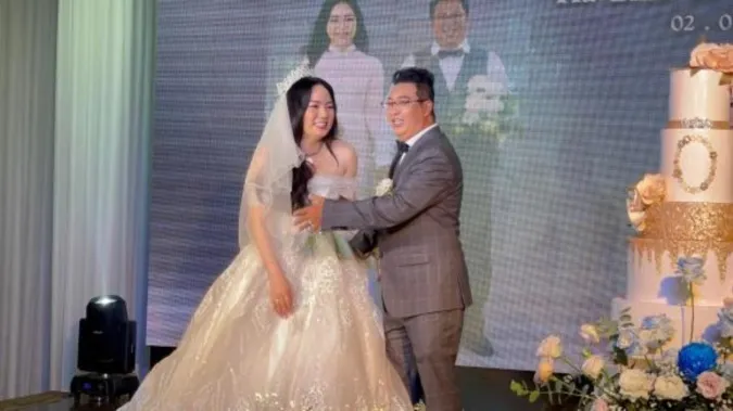 Diễn viên Hà Linh bất ngờ đám cưới ở tuổi 49, nhan sắc của cô dâu gây bất ngờ 6