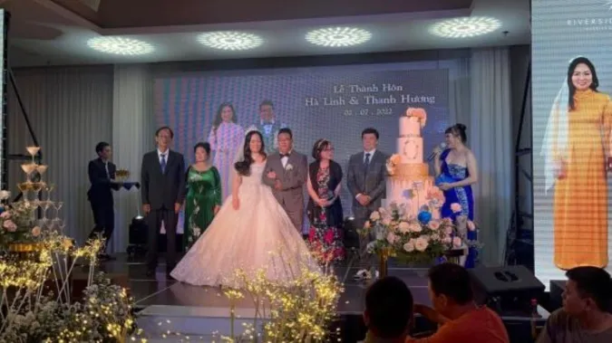 Diễn viên Hà Linh bất ngờ đám cưới ở tuổi 49, nhan sắc của cô dâu gây bất ngờ 7
