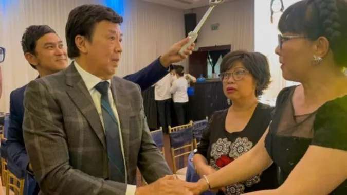 Diễn viên Hà Linh bất ngờ đám cưới ở tuổi 49, nhan sắc của cô dâu gây bất ngờ 2