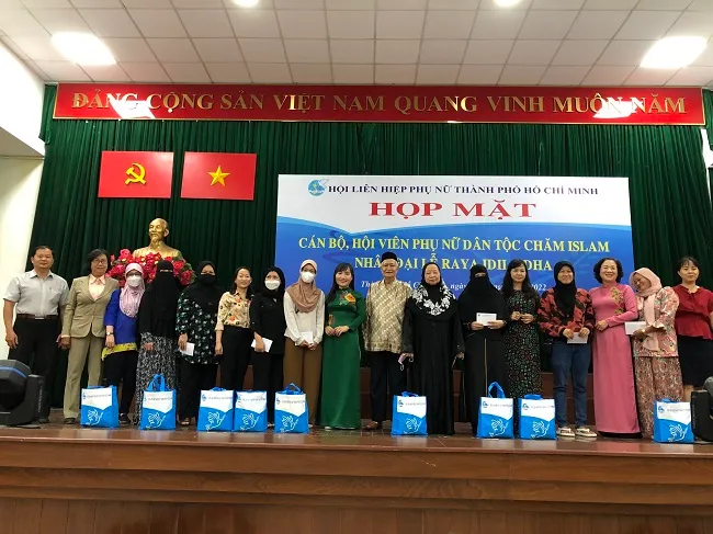 Tạo điều kiện học tập tốt nhất cho con em đồng bào dân tộc Chăm 1