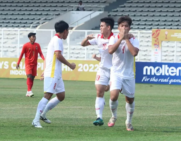 U19 Việt Nam chiếm ngôi đầu bảng A - Sao trẻ HAGL được đề nghị đặc cách tốt nghiệp THPT 2022