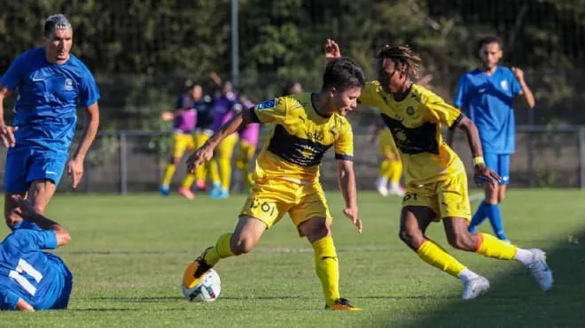 Đông Á Thanh Hoá khiếu nại trọng tài - Quang Hải nhận tin không vui từ Pau FC
