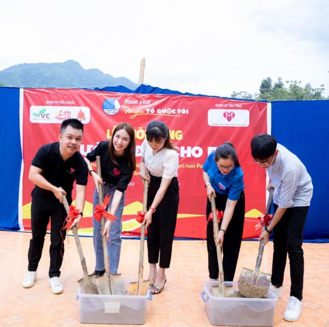 Hòa Minzy xây trường học cho trẻ em vùng Lai Châu 4