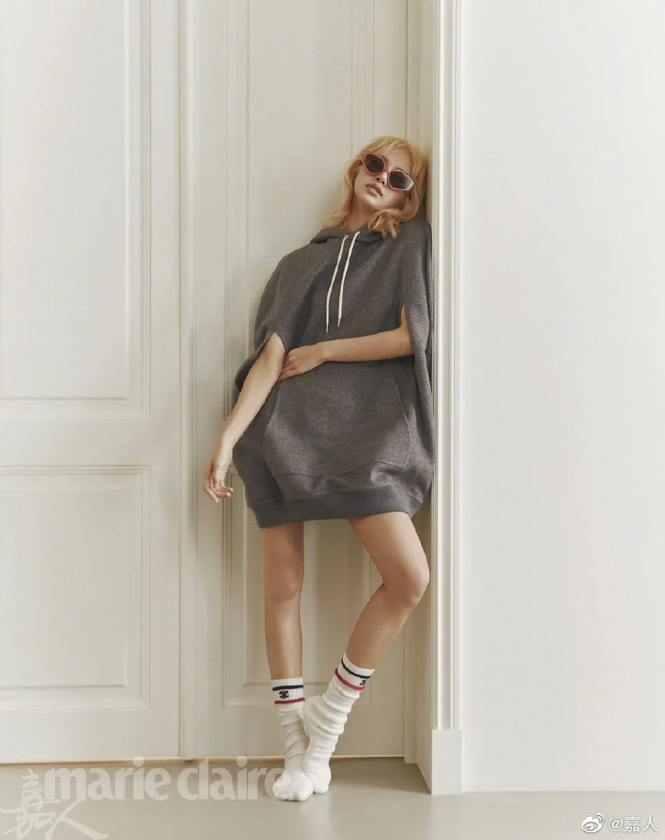lisa-blackpink-marie-claire-thang-8-6