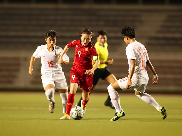 ĐT nữ Philippines lần đầu vô địch AFF Cup - ĐT nữ Việt Nam đánh rơi HCĐ
