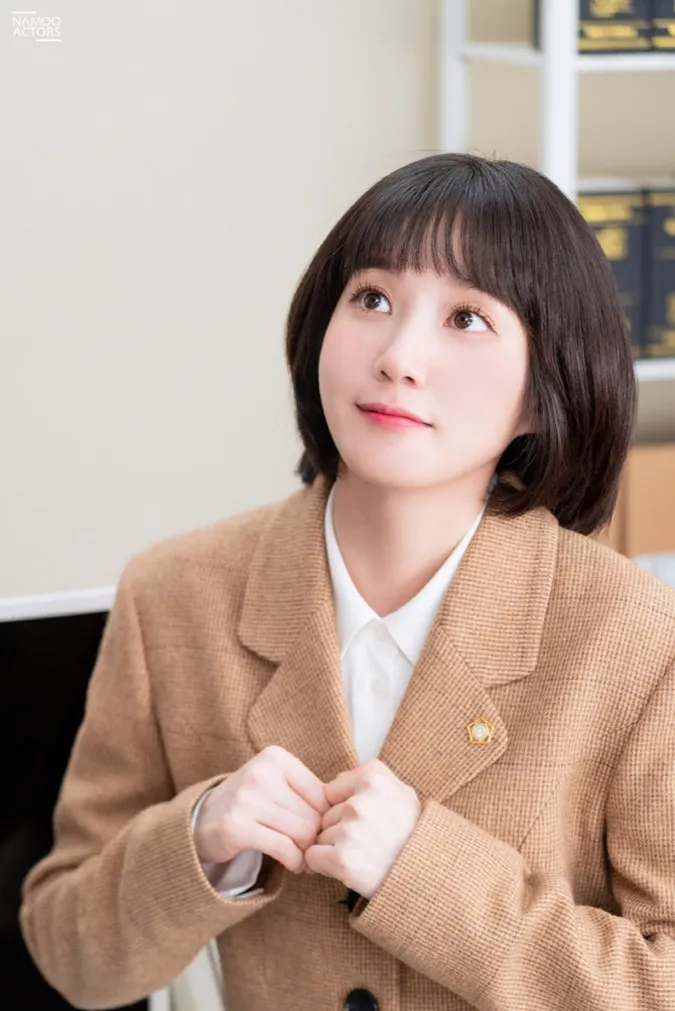 Park Eun Bin được casting thế nào? Nữ Luật Sư Kỳ Lạ Woo Young Woo tiếp tục có diễn biến ra sao? 11