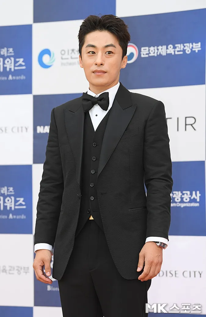 Sao Hàn tại thảm đỏ Giải thưởng Rồng Xanh dành cho Series phim (Blue Dragon Series Awards) 32