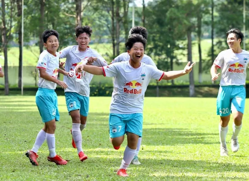 U19 Việt Nam tái ngộ Thái Lan và Malaysia - Đàn em Công Phượng 'vô đối' ở giải trẻ
