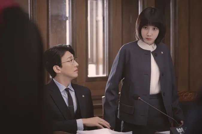 Nữ Luật Sư Kỳ Lạ Woo Young Woo đưa dàn diễn viên từ lu mờ 1 bước 