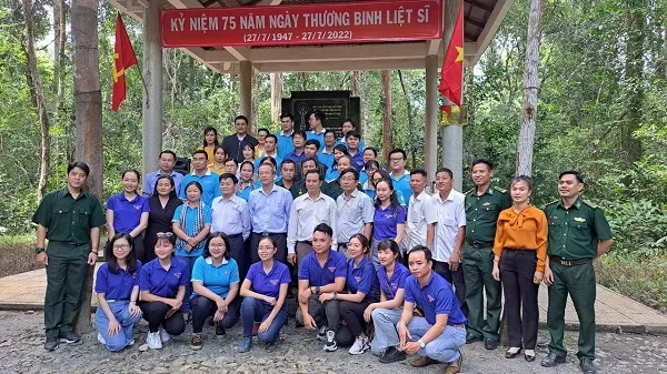 VOH tổ chức về nguồn tại Tây Ninh nhân kỷ niệm 75 năm ngày Thương binh liệt sĩ 1