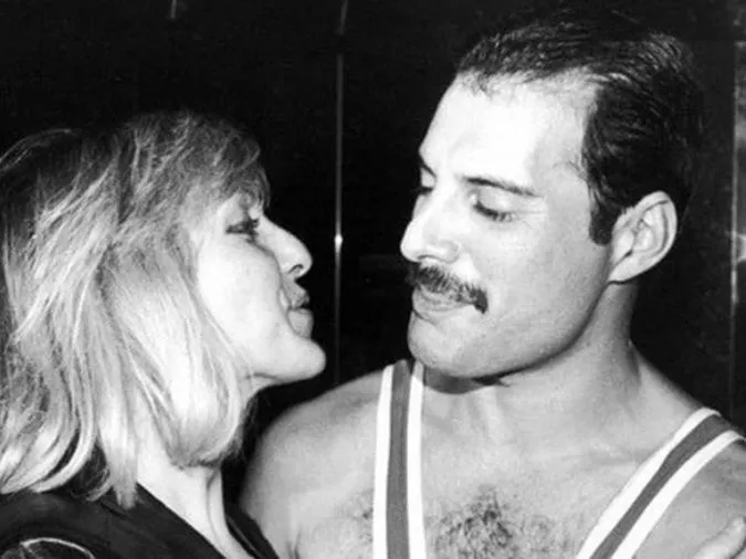 Freddie Mercury là ai? 2