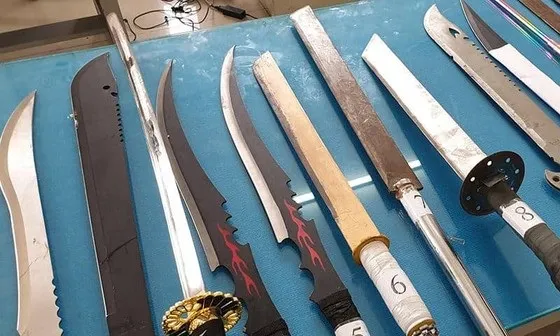 Tin nóng chiều 26/7: Nhóm hơn 30 người mang bom xăng, hung khí tự chế đi “giải quyết mâu thuẫn” 2