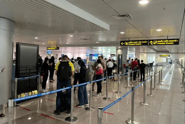 Đề nghị mở lại khai báo y tế với người nhập cảnh 1