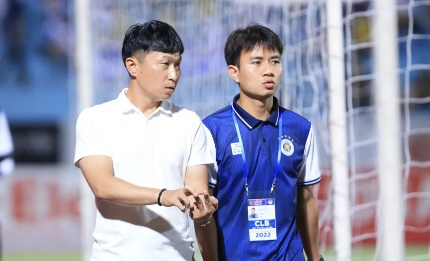 Hà Nội FC nhận tổn thất cực lớn -  Sân Thống Nhất lên kế hoạch chống pháo sáng