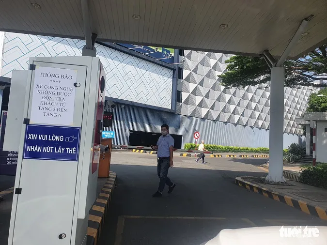 Tin nhanh chiều 28/7: Xe công nghệ ngừng ‘leo lầu’, đón khách ở làn D1, D2 tại sân bay Tân Sơn Nhất 1