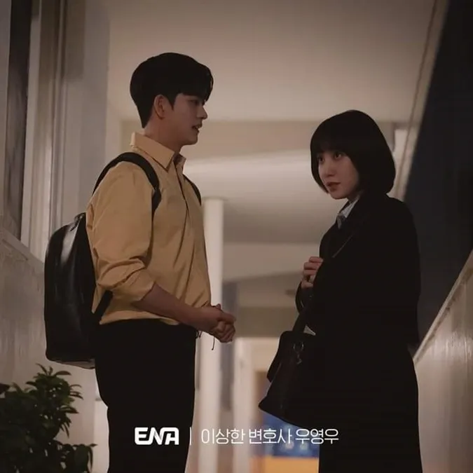 Kang Tae Oh tiết lộ sự thật đằng sau nụ hôn với Park Eun Bin trong Nữ Luật Sư Kỳ Lạ Woo Young Woo 1
