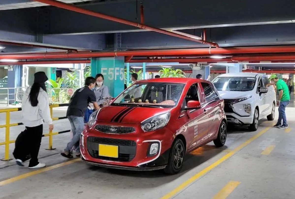 Tin nóng sáng 29/7: Nhà xe Tân Sơn Nhất ngưng cho taxi công nghệ đón khách trên lầu 1