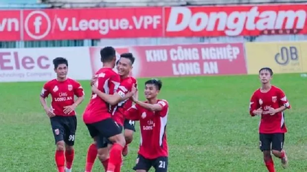 Bình Định thắng kịch tính trên sân Bình Dương - Sài Gòn FC có chiến thắng đầu tiên