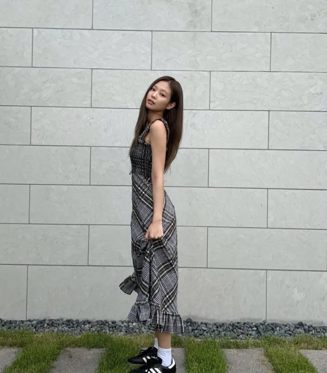 Jennie Kim tái xuất với loạt ảnh nàng thơ khiến fans mê mẩn 5