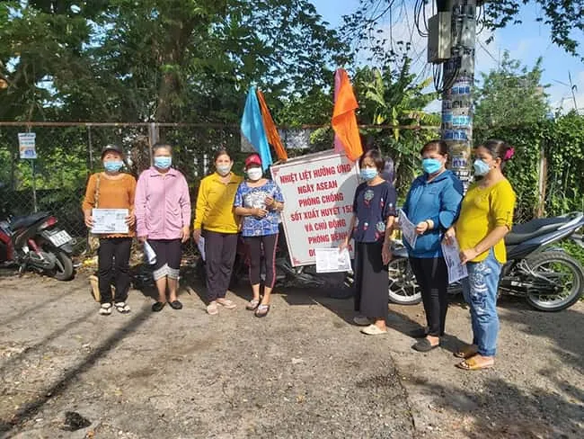 Hội viên phụ nữ 16 phường và 5 chợ ở Gò Vấp ra quân thực hiện ngày Chủ nhật xanh