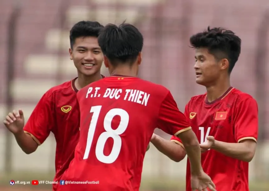 VCK U15 Quốc gia 2022 khai màn tưng bừng - U16 Việt Nam nhận thưởng khủng