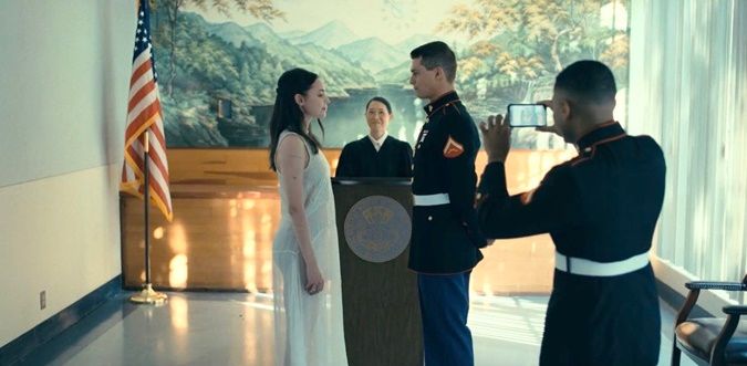 Purple Hearts Review: Tình yêu cần được cảm nhận bằng trái tim chứ không  phải lý trí