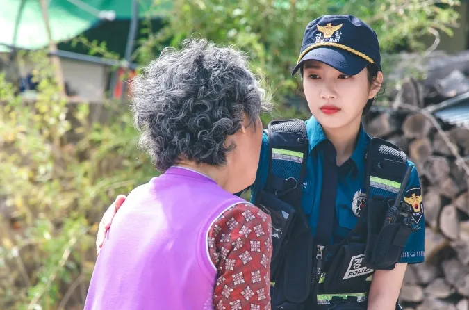 Tạo hình cô nàng cảnh sát xinh đẹp của Joy (Red Velvet) trong bộ phim mới 2